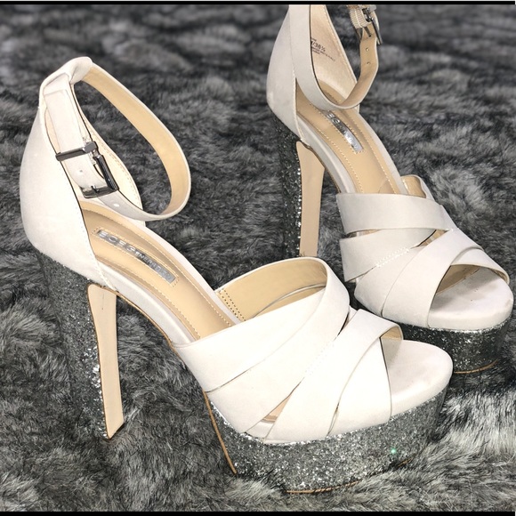 GORGEOUS BCBGeneration platform heels - Picture 2 of 5